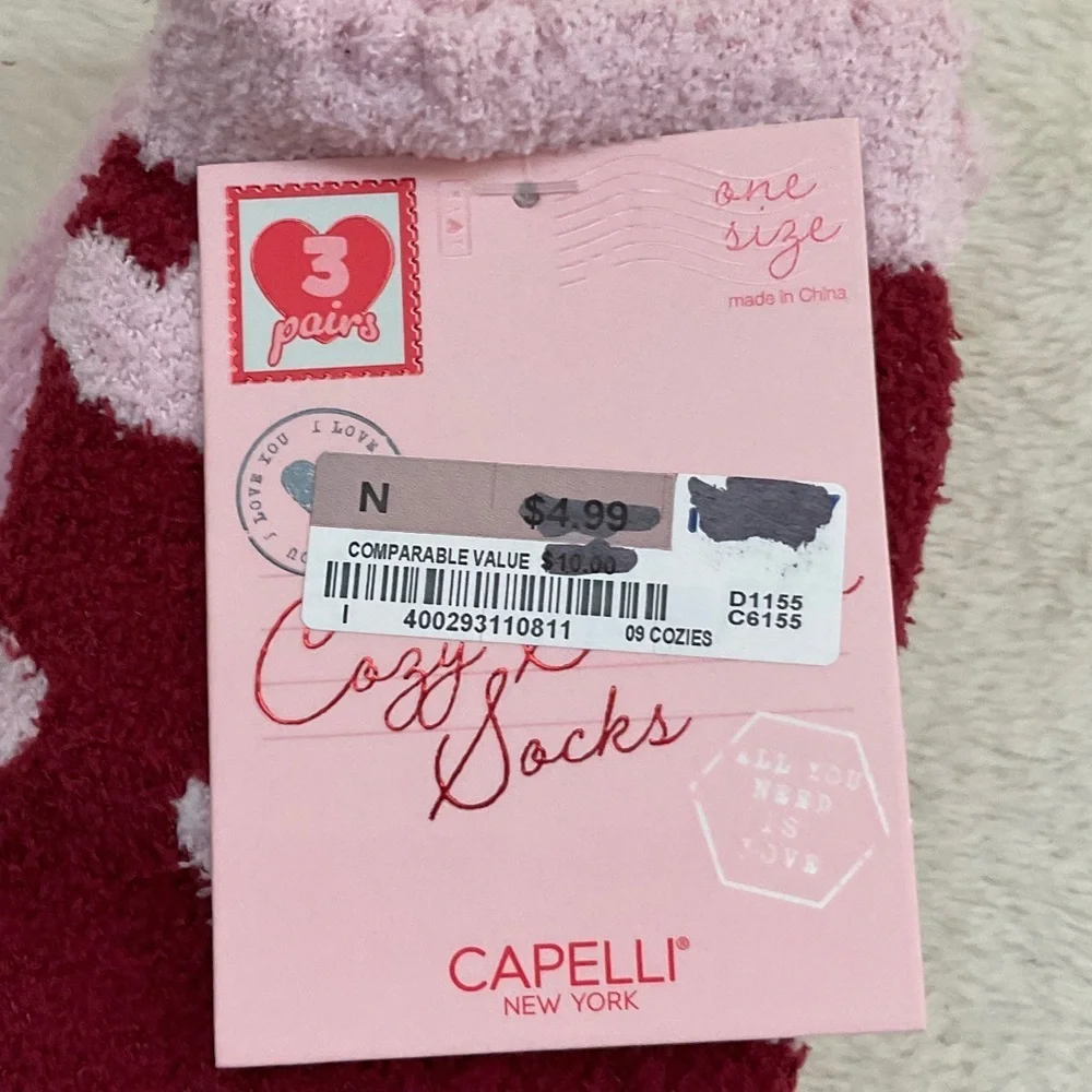Capelli of New York Heart Pattern Fuzzy Socks - Red and Pink
